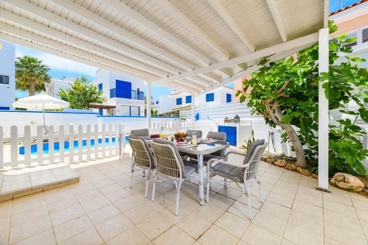 Sirena Beach Villa #31  Протарас