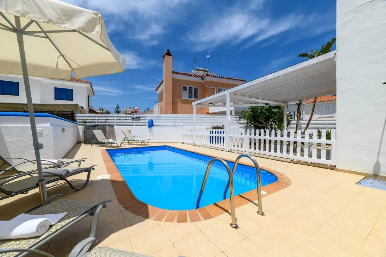 Sirena Beach Villa #31 Кипр